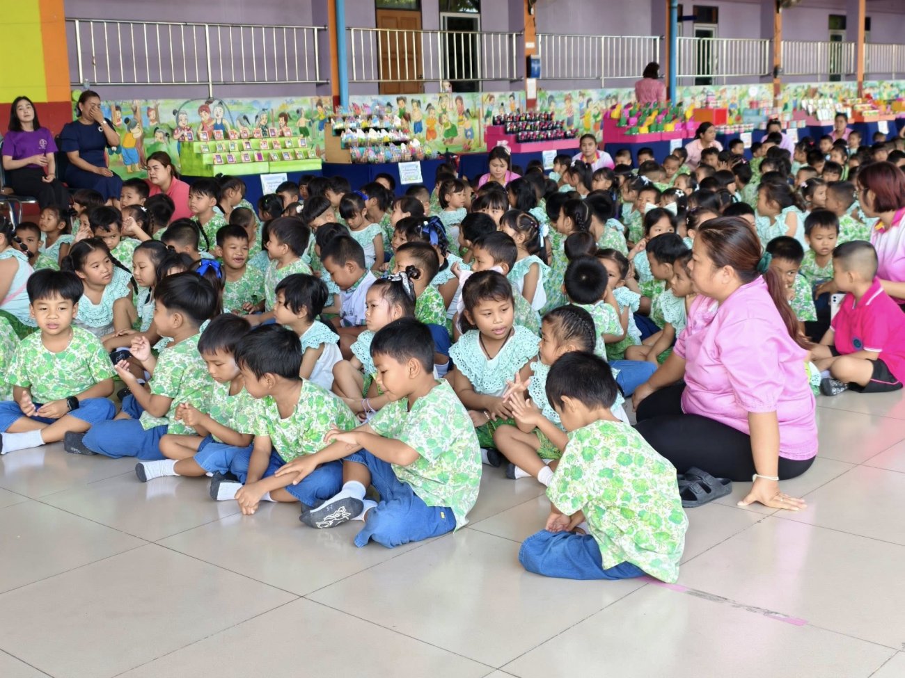 วันพุธที่ 17 กันยายน 2568 นางสาวจุไรวรรณ เผือกเล็ก นายกเทศมนตรีตําบลนาดี ประธานเปิดโครงการกิจกรรม พัฒนาผู้เรียน เพื่อส่งเสริมพัฒนาการด้านสังคม หนูน้อยรีไซเคิล โรงเรียนเทศบาลนาดีประจำปีงบประมาณพ.ศ. 2568